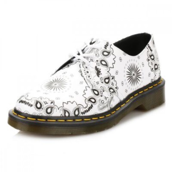 🔥Dr Martens Unisex 1461 Bandana Print 3 Eye NWT - Picture 3 of 12